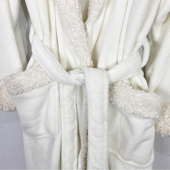 POTTERY BARN New Teddy Faux Fur Trim Robe Ivory Hood - Picture 6 of 10